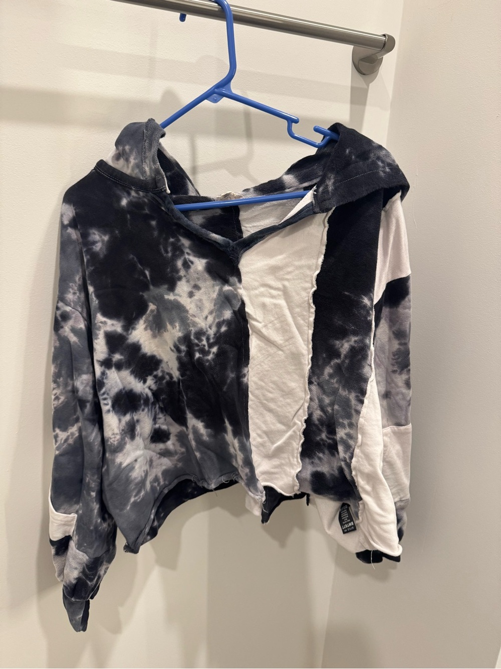 POL Navy & White Tie-Dye Hooded Cropped Sweater